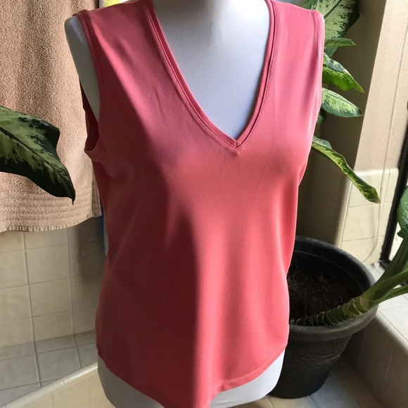 Casual Corner Tops - Casual Corner peach sleeveless tank